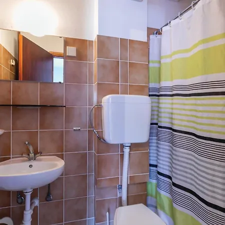 Apartment Lovely Apartment In Rovinj With Kitchen *
